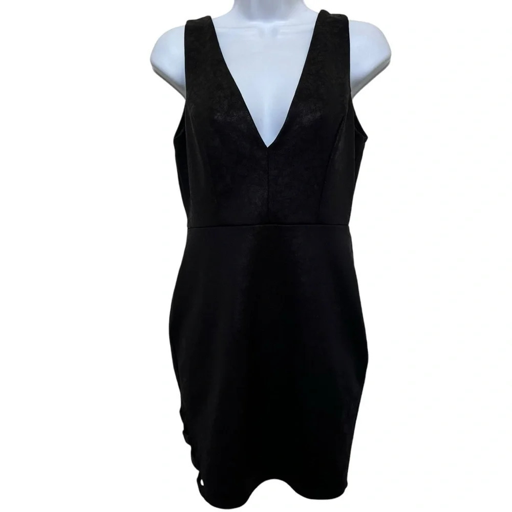 Charlotte Ruse Deep V Front Back‎ LBD Size Medium